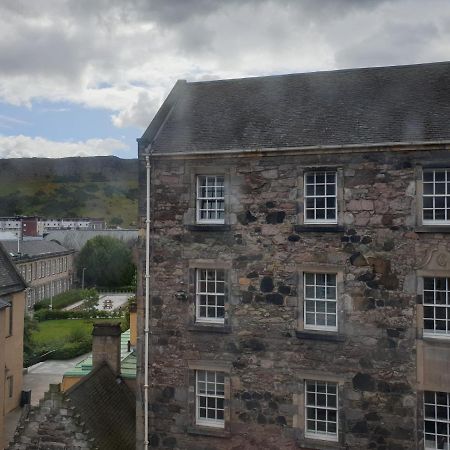 דירות אדינבורו Canongate - Spacious And Historic 2 Bed Flat On Royal Mile מראה חיצוני תמונה