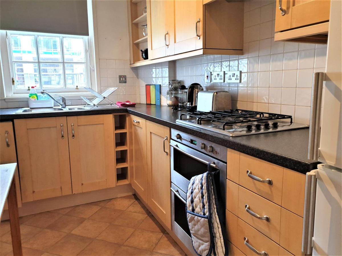 דירות אדינבורו Canongate - Spacious And Historic 2 Bed Flat On Royal Mile מראה חיצוני תמונה