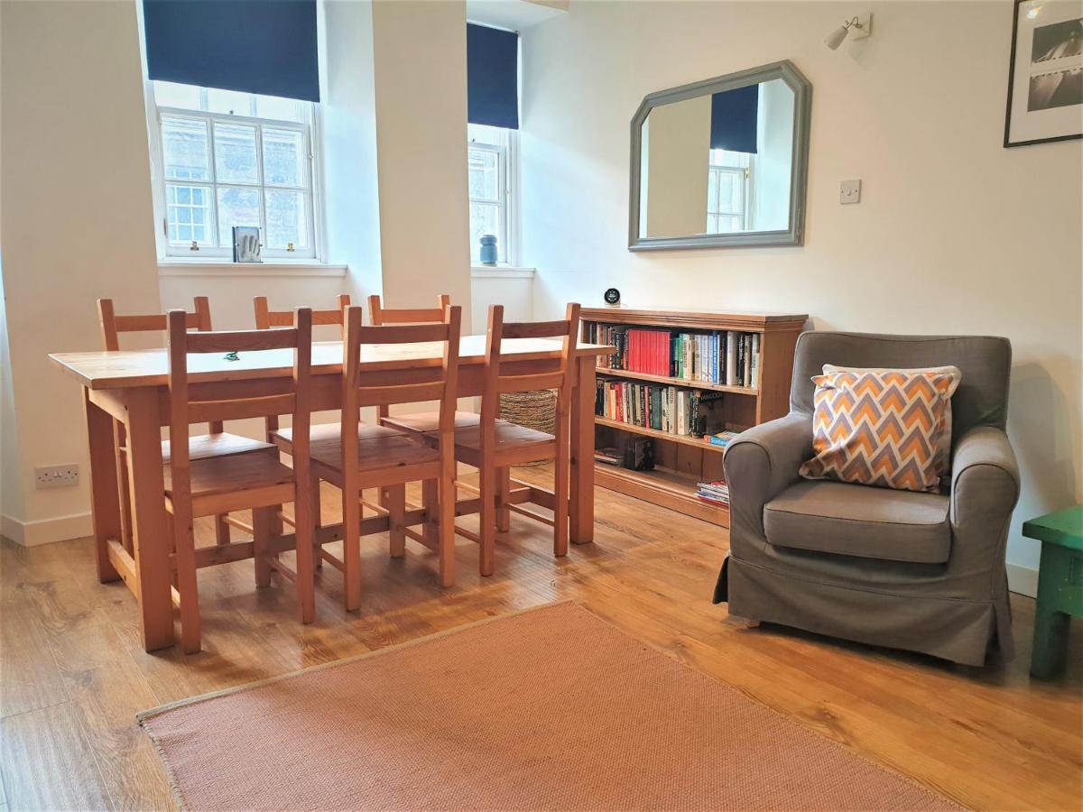 דירות אדינבורו Canongate - Spacious And Historic 2 Bed Flat On Royal Mile מראה חיצוני תמונה